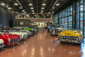 Ако сте любители на ретро автомобили, това е вашият рог на изобилието...