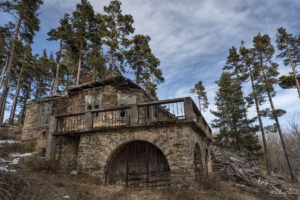 Германската вила до ски писта Бяла черква