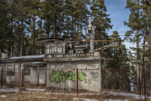 Изоставения ски влек в летовище и ски писта Бяла черква