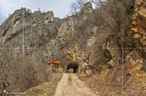 Пътят за село Богойна след ждрелото на река Ерма