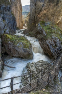 Ждрелото на река Ерма с екопътеката водеща до връх "Църквището"