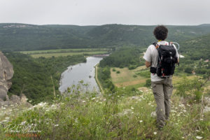 Гледка от пътеката към Провъртеника към река Искър