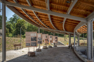 Информационни табла в археологическия комплекс