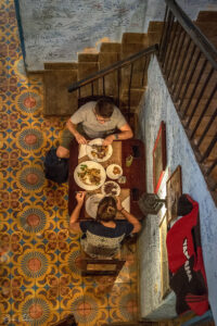 Интериора на &bdquo;La Bodeguita Del Medio&ldquo;, Хавана