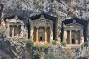 Ликийските гробници в Далян