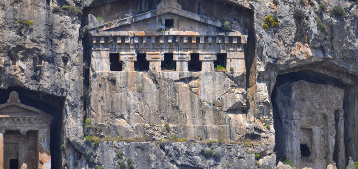 Ликийските гробници в Далян