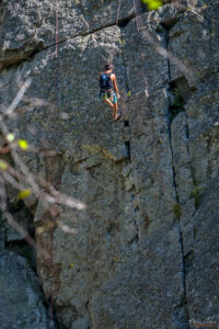 Катерачен обект Комините - сам срещу гранитната скала