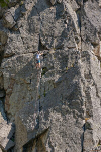 Комините - сам на скалата