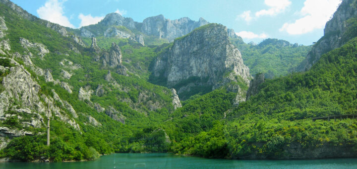 Изумруденият цвят на река Дрина