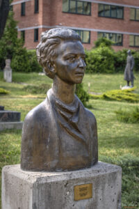 Людмила Живкова (1928), Величко Минеков