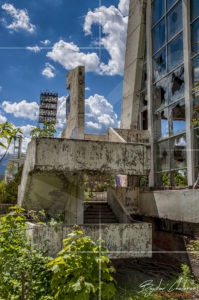 Изоставеният национален плувен комплекс "Червено знаме"