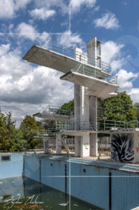 Външната кула за скокове във вода в комплекс "Червено знаме"