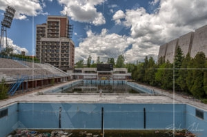 Басейна за скокове и открития 50 метров плувен басейн в комплекс "Червено знаме"