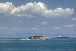 Остров Света Анастасия гледан от плаж Росенец