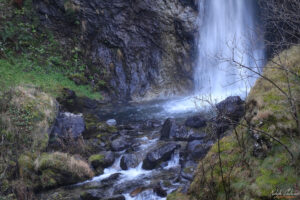 Подножието на Овчарченския водопад Горица