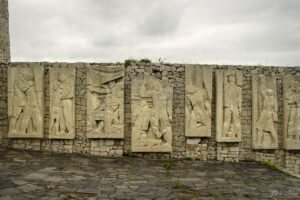 Скулптурни групи със сцени от освободителната борба