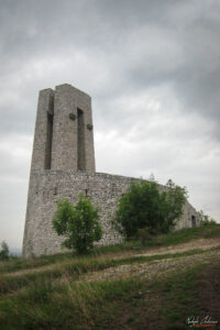 Паметник на трите поколения на Перущица