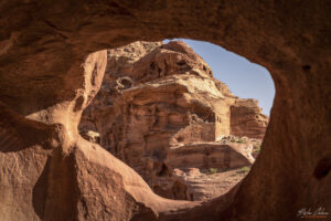 Причудливите скали на Петра