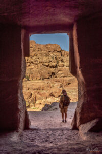 Петра - поглед към амфитеатъра от една от гробниците на отсрещния склон