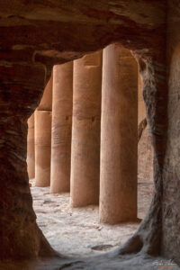 Колоните на Част от Urn Tomb