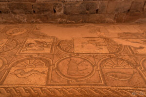 Подовите мозайки в Църквата в Петра