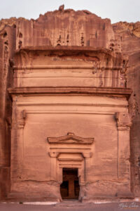 Петра - гробница по Улицата на фасадите