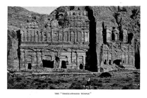 Архивни кадри на Дворцовата и Коринтската гробница в Петра при откриването им от Лорънс Арабски