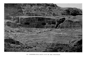 Архивни кадри на Амфитеатъра в Петра при откриването му от Лорънс Арабски