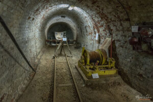 Електрически хаспел "Siemens", метална вагонетка и теодолит