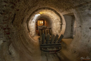 Подземен минен музей Перник - метални крепежни арки