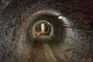 Последни метри преди изхода от минния музей Перник