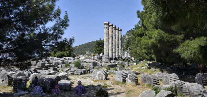 Храмът на Атина в Приене