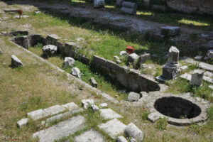 Част от водните съоръжения в Червената базилика в Бергама