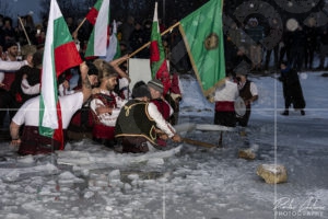 Спасяване на Богоявленския кръст на Йоданов ден в гр. Шипка