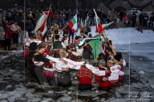 Ледено хоро на Йорданов ден в град Шипка