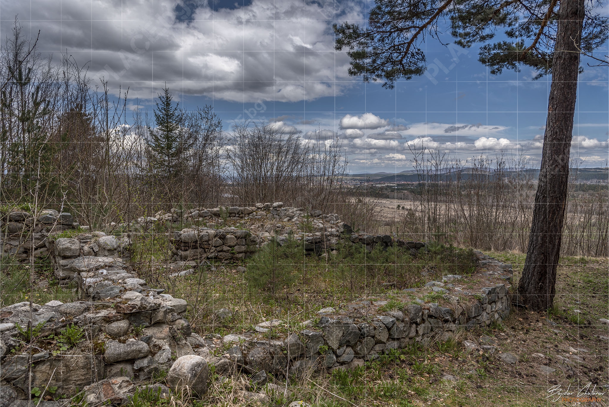Съборна раннохристиянска църква до крепостта Шишманово кале