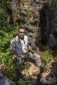 През проходът в Скалната арка край Ъглен