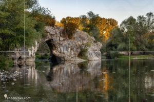 Скална арка край село Ъглен по залез