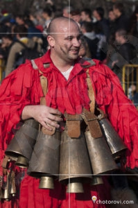 Тежките кукерски чанове