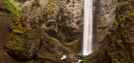 Водопад "Сувчарско пръскало" в целия му блясък