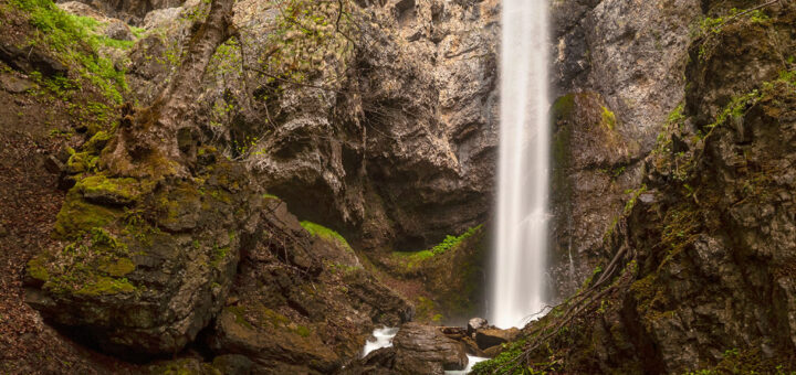 Водопад "Сувчарско пръскало" в целия му блясък