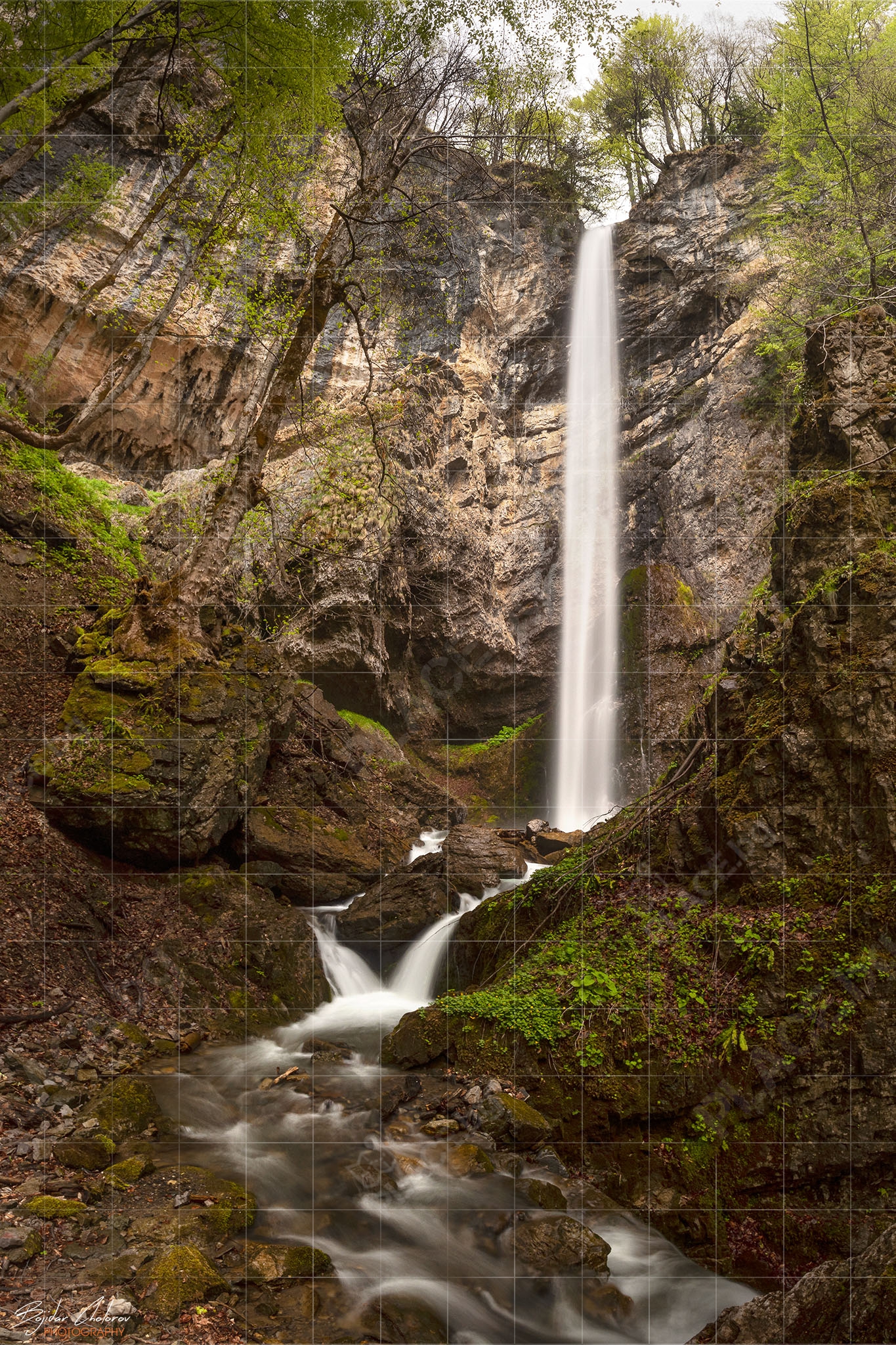Водопад "Сувчарско пръскало" в целия му блясък