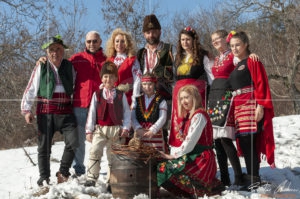 Трифон Заерзан в град Шипка - групова снимка след зарязването на лозите