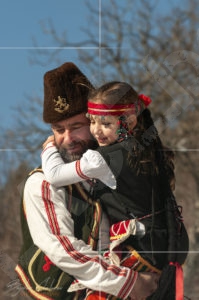 Трифон Заерзан в град Шипка - баща и дъщеря