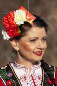 На Трифон Зарезан всички се обличат в традиционни български носии