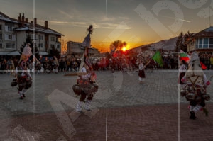 Кукерски игри на площада в Шипка за Трифон Зарезан