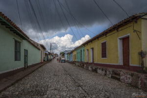 Тринидад, Куба - периферията на урагана ни настига