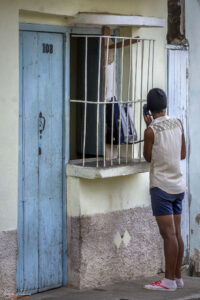 Тринидад, Куба - обществен телефон