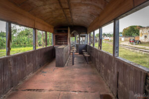 ЖП гара Тринидад - изоставен ретро вагон ресторант