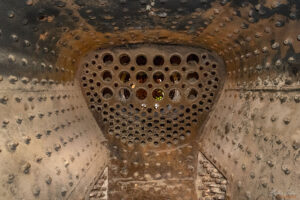 ЖП гара Тринидад - вътрешността на котела на парен локомотив